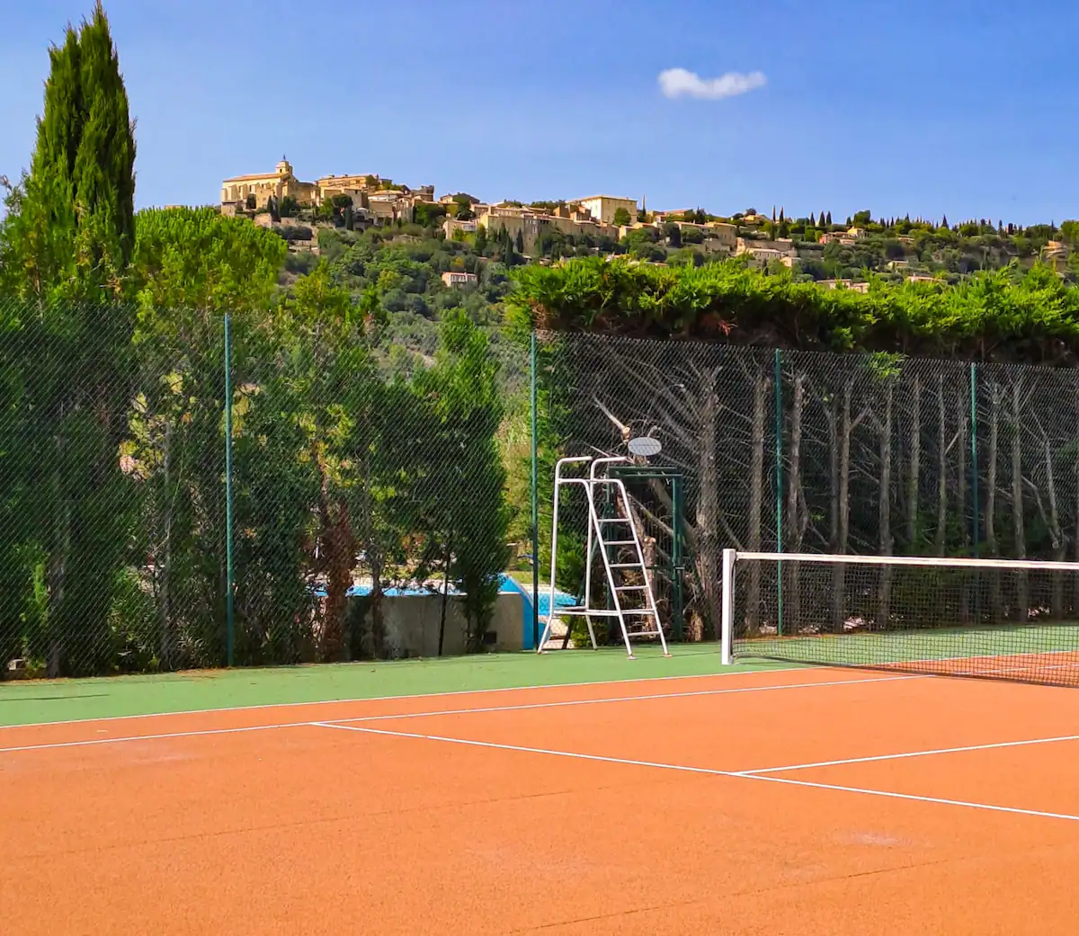 Terrain de tennis